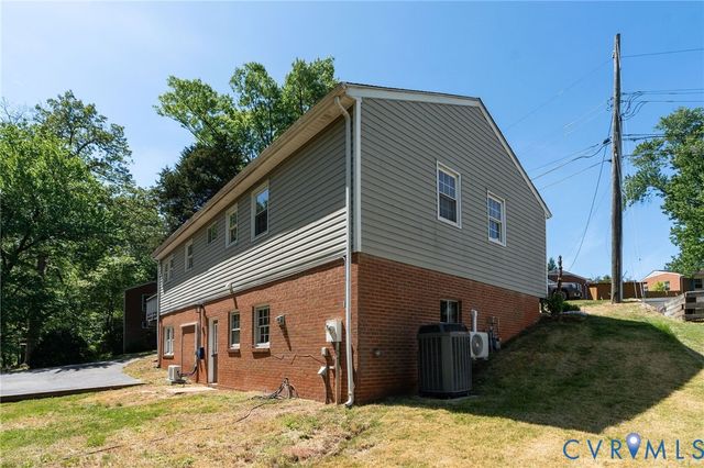 2208 Banbury St, Charlottesville, VA 22901