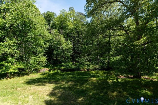 2208 Banbury St, Charlottesville, VA 22901