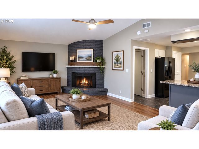 815 VALLEYWOOD Dr, Salem, OR 97306