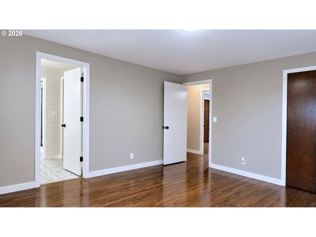 815 VALLEYWOOD Dr, Salem, OR 97306