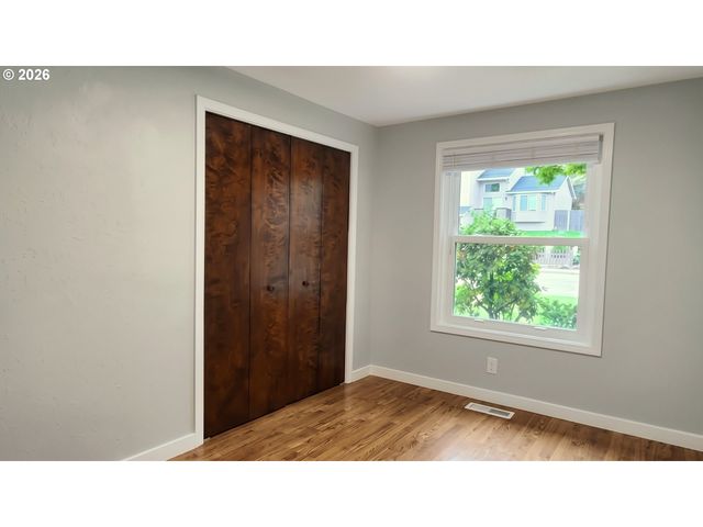 815 VALLEYWOOD Dr, Salem, OR 97306