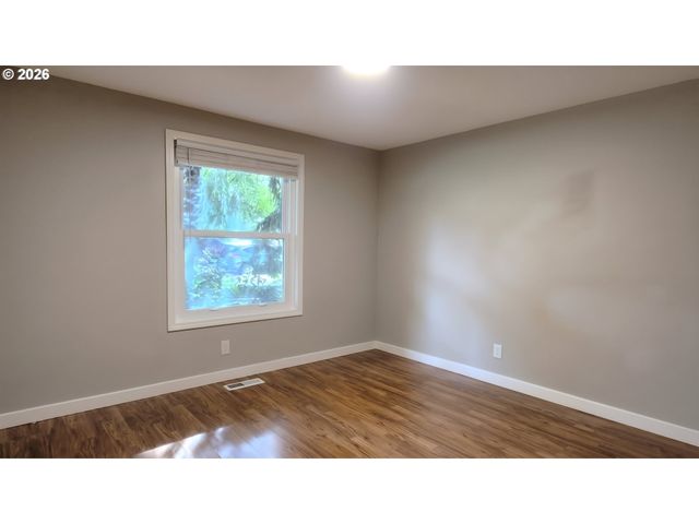 815 VALLEYWOOD Dr, Salem, OR 97306