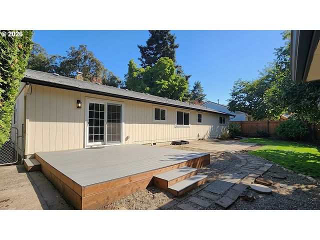 815 VALLEYWOOD Dr, Salem, OR 97306