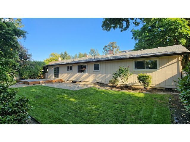 815 VALLEYWOOD Dr, Salem, OR 97306