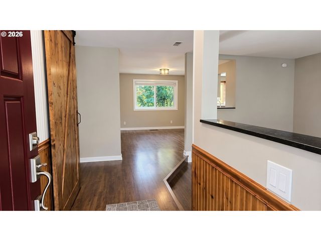 815 VALLEYWOOD Dr, Salem, OR 97306