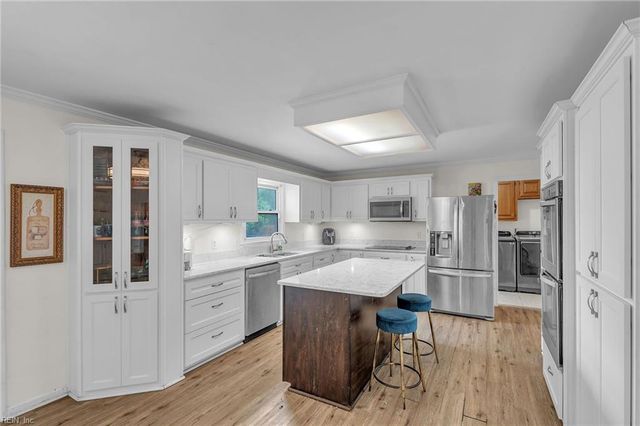 1221 Hartford DR, Virginia Beach, VA 23464