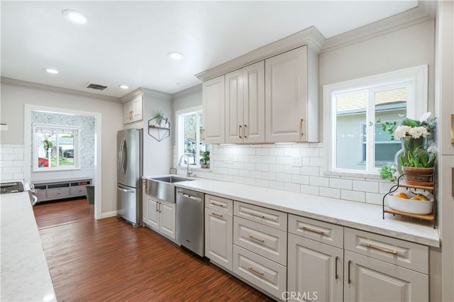 420 Montana Street, Monrovia, CA 91016