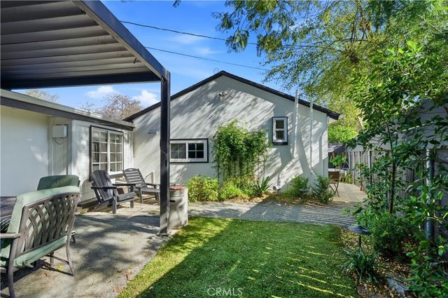 420 Montana Street, Monrovia, CA 91016