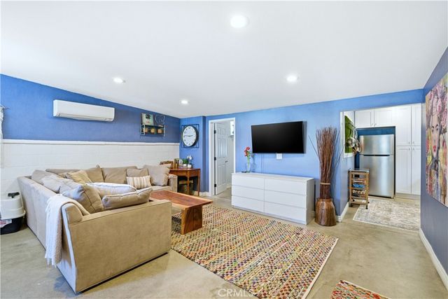 420 Montana Street, Monrovia, CA 91016