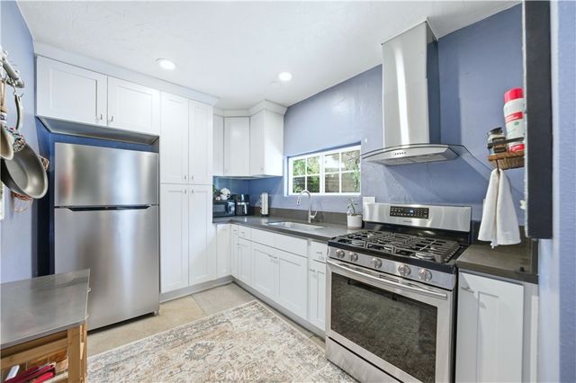 420 Montana Street, Monrovia, CA 91016