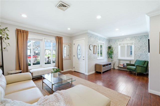 420 Montana Street, Monrovia, CA 91016