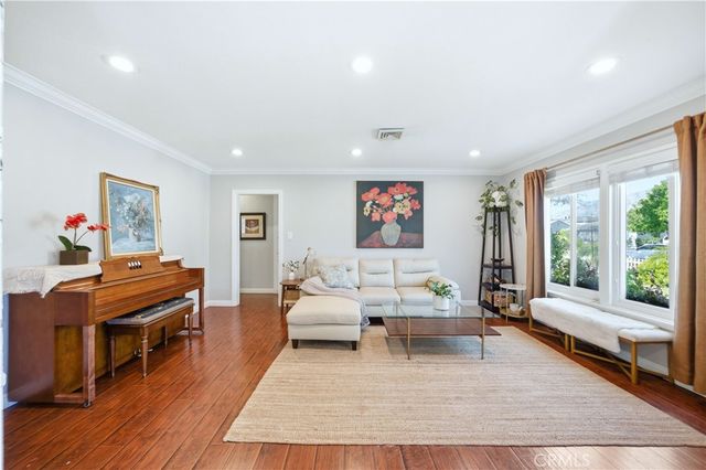 420 Montana Street, Monrovia, CA 91016