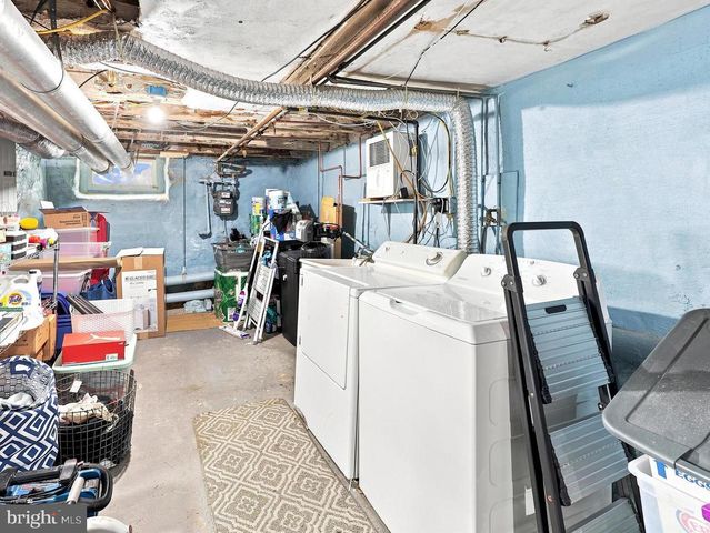 305 CARSON ST, Philadelphia, PA 19128