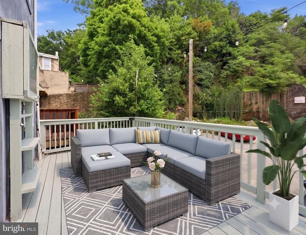 305 CARSON ST, Philadelphia, PA 19128