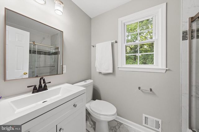 8411 RED WING LN, Lanham, MD 20706
