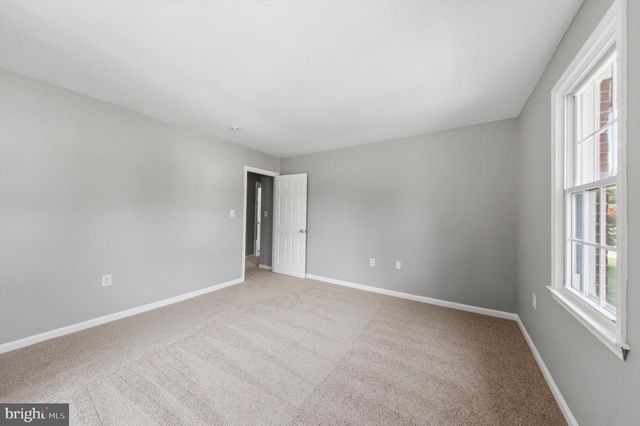 8411 RED WING LN, Lanham, MD 20706