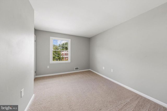8411 RED WING LN, Lanham, MD 20706