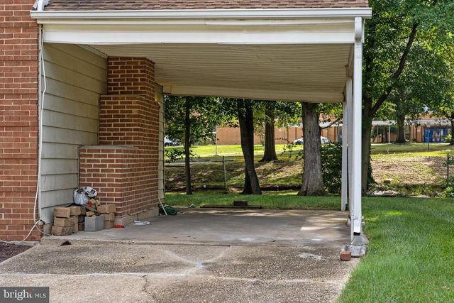 8411 RED WING LN, Lanham, MD 20706