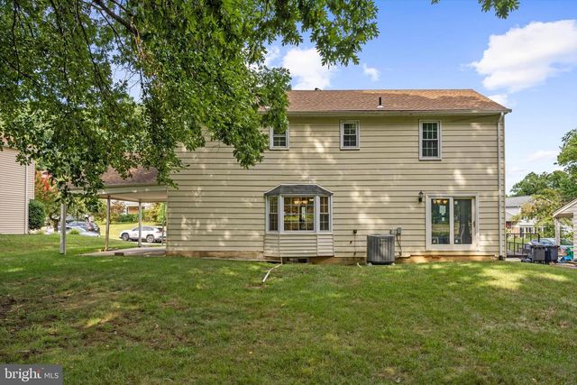 8411 RED WING LN, Lanham, MD 20706