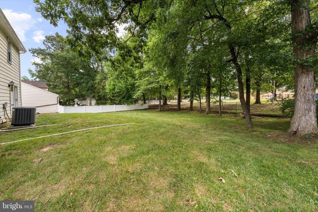 8411 RED WING LN, Lanham, MD 20706
