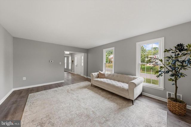 8411 RED WING LN, Lanham, MD 20706