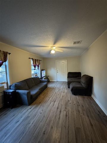 1909 7Th St Street, Lake Charles, LA 70601