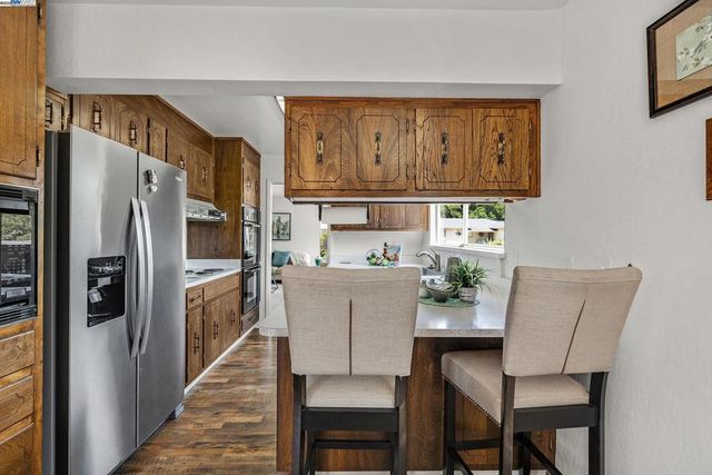 5021 Heyer Ave, Castro Valley, CA 94552