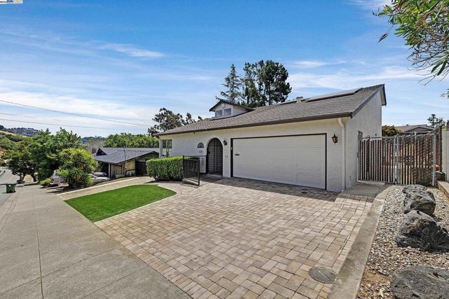 5021 Heyer Ave, Castro Valley, CA 94552