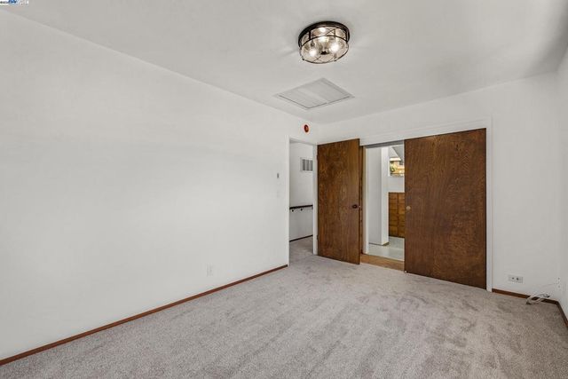 5021 Heyer Ave, Castro Valley, CA 94552