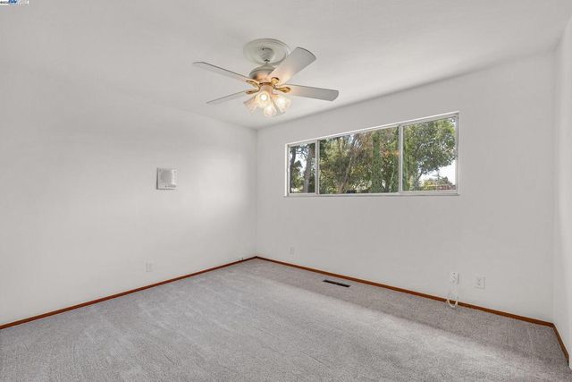 5021 Heyer Ave, Castro Valley, CA 94552