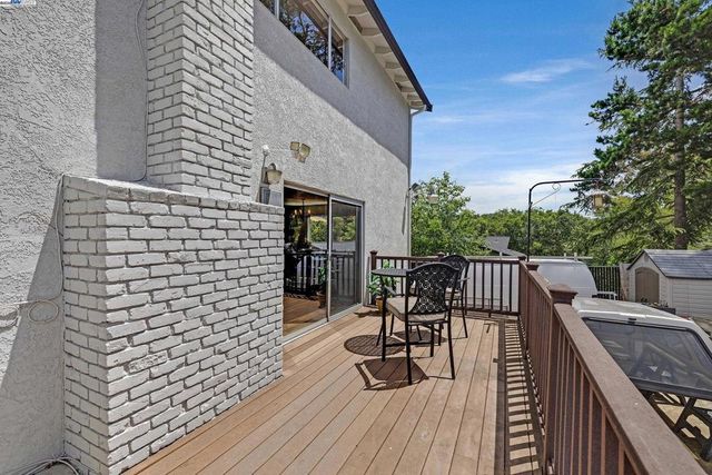 5021 Heyer Ave, Castro Valley, CA 94552