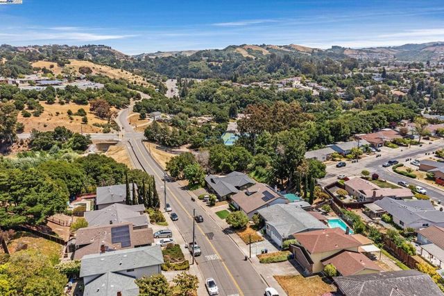 5021 Heyer Ave, Castro Valley, CA 94552