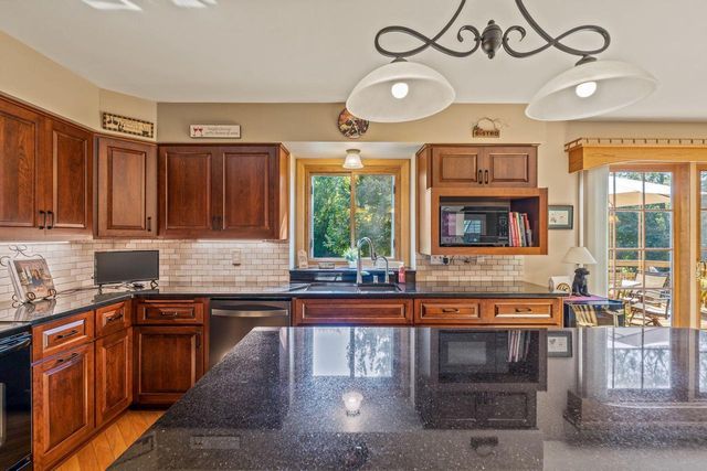 505 Everett DRIVE, Waukesha, WI 53188