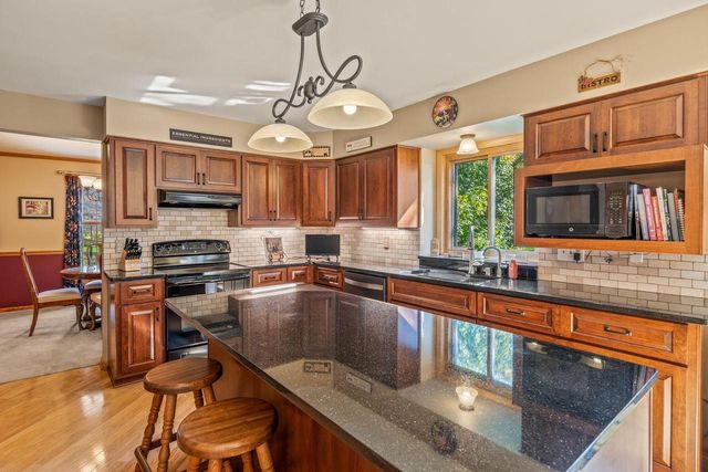 505 Everett DRIVE, Waukesha, WI 53188