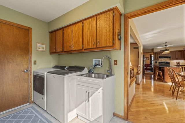 505 Everett DRIVE, Waukesha, WI 53188