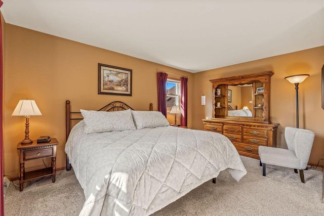 505 Everett DRIVE, Waukesha, WI 53188