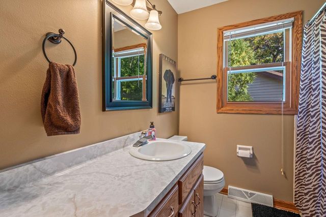 505 Everett DRIVE, Waukesha, WI 53188