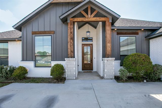 104 Bent Creek Court, Cleburne, TX 76033