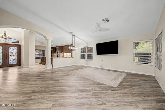 4102 E ROCK WREN Road, Phoenix, AZ 85044