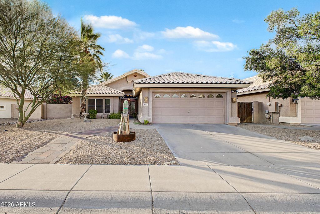Image 2 of property listing at 4102 E ROCK WREN Road, Phoenix, AZ 85044
