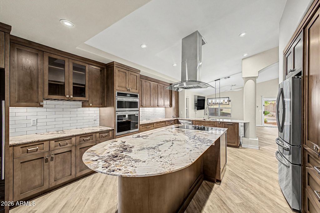 Image 9 of property listing at 4102 E ROCK WREN Road, Phoenix, AZ 85044
