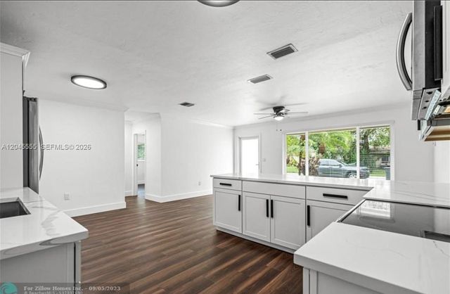 6321 Thomas Street, Hollywood, FL 33024