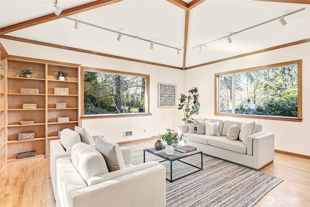 2209 NE 177th Street, Shoreline, WA 98155