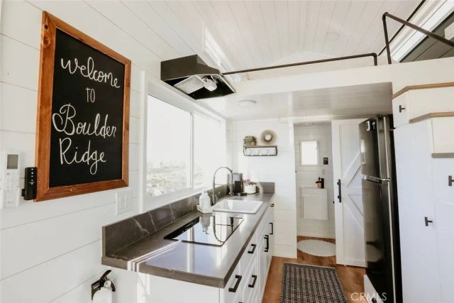 39220 Gray Squirrel Road, Temecula, CA 92592