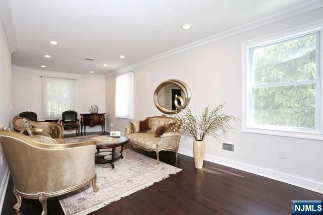 27 West Street, Closter, NJ 07624