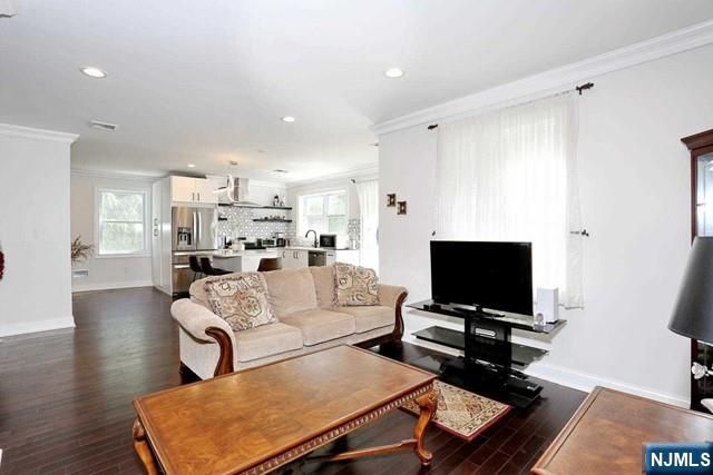 27 West Street, Closter, NJ 07624
