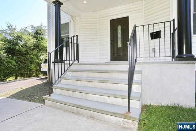27 West Street, Closter, NJ 07624