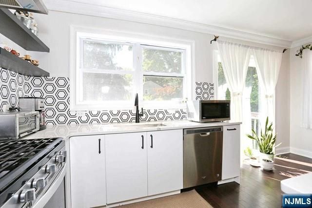 27 West Street, Closter, NJ 07624