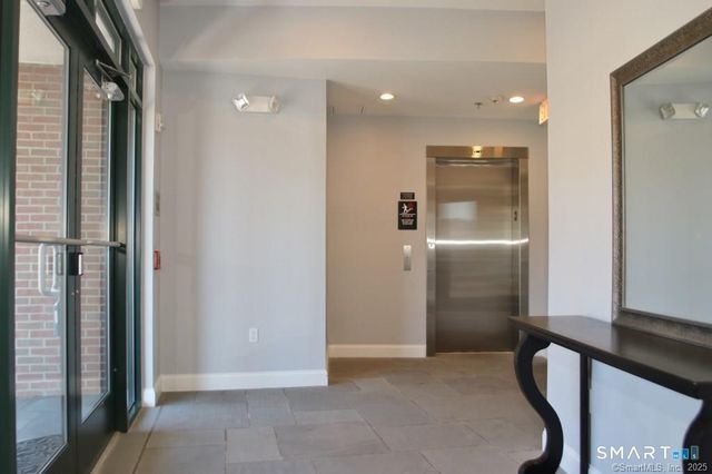 947 Hope Street 302, Stamford, CT 06907