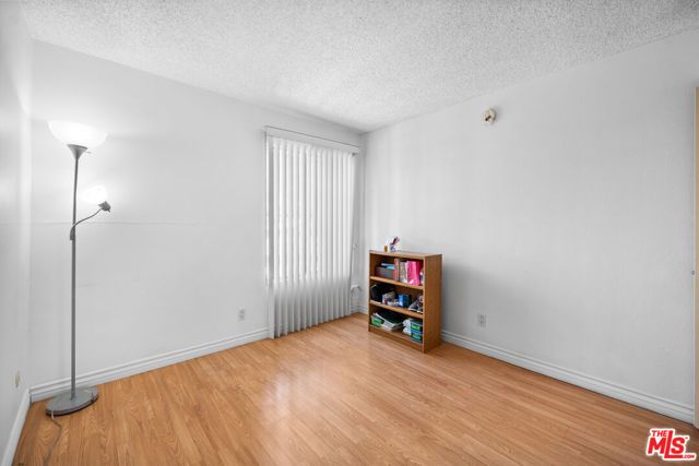 525 La Fayette Park Place 115, Los Angeles, CA 90057
